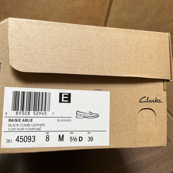 Clarks Women's SZ 8 Raisie Arlie Loafer Clarks Women's Black and Brown Loafers - Picture 5 of 5